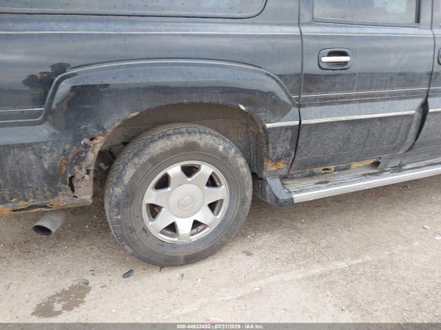 44632483 :رقم المزاد ، 3GYFK66N05G105323 vin ، 2005 Cadillac Escalade Esv Standard مزاد بيع