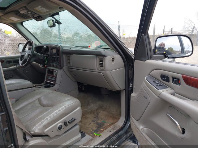 44632483 :رقم المزاد ، 3GYFK66N05G105323 vin ، 2005 Cadillac Escalade Esv Standard مزاد بيع