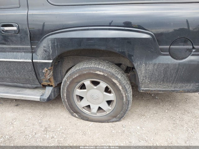 44632483 :رقم المزاد ، 3GYFK66N05G105323 vin ، 2005 Cadillac Escalade Esv Standard مزاد بيع