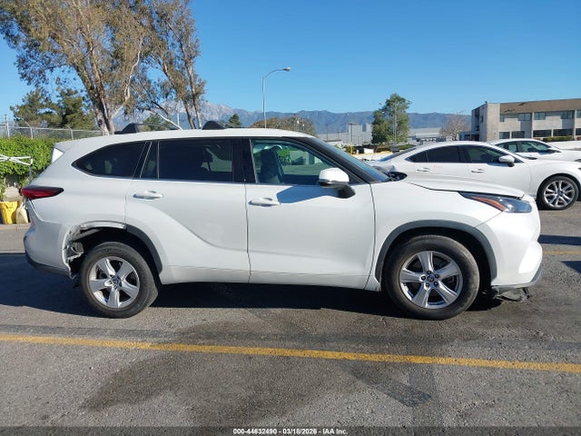 5TDZZRAH7NS130190 Toyota Highlander Le