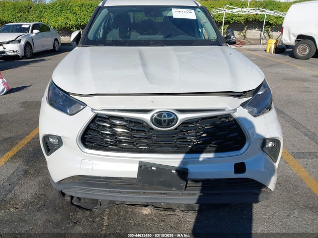 5TDZZRAH7NS130190 Toyota Highlander Le