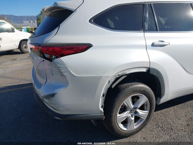 5TDZZRAH7NS130190 Toyota Highlander Le