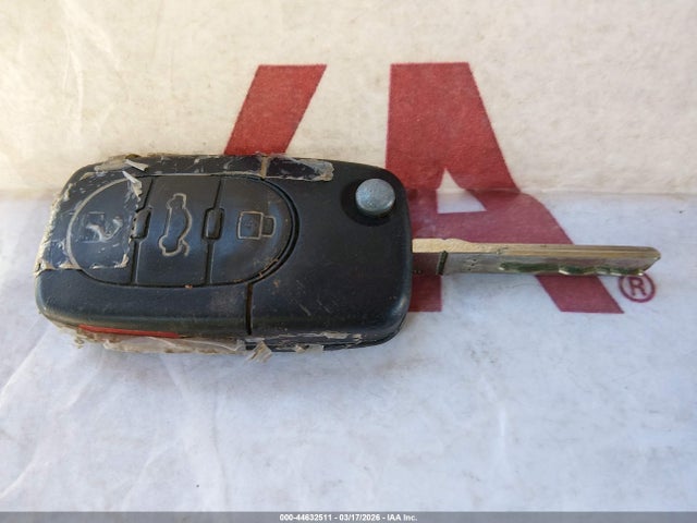 44632511 :رقم المزاد ، 3VWCA21C6YM421872 vin ، 2000 Volkswagen New Beetle Gls مزاد بيع