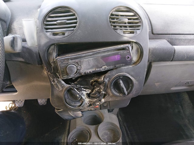 44632511 :رقم المزاد ، 3VWCA21C6YM421872 vin ، 2000 Volkswagen New Beetle Gls مزاد بيع