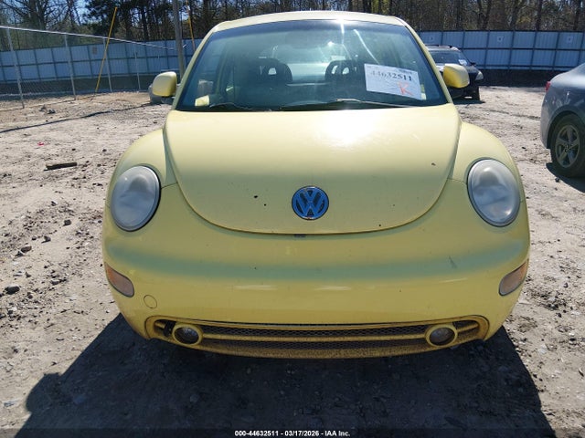 44632511 :رقم المزاد ، 3VWCA21C6YM421872 vin ، 2000 Volkswagen New Beetle Gls مزاد بيع
