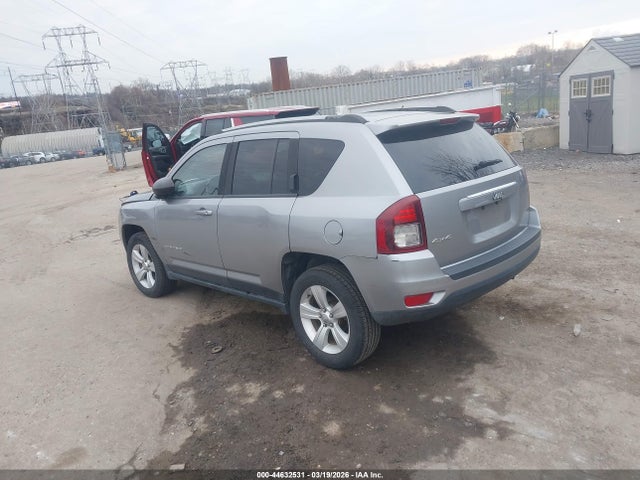 1C4NJDBB9FD424108 Jeep Compass Sport