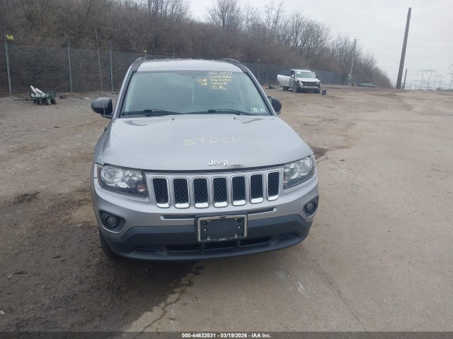 1C4NJDBB9FD424108 Jeep Compass Sport