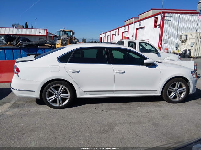 Продажа на аукционе авто 2015 Volkswagen Passat 1.8t Sel Premium, vin: 1VWCT7A35FC055425, номер лота: 44632537