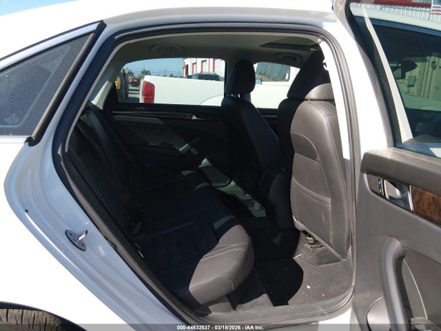 Продажа на аукционе авто 2015 Volkswagen Passat 1.8t Sel Premium, vin: 1VWCT7A35FC055425, номер лота: 44632537
