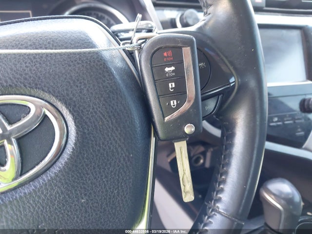 4T1B11HK9JU008119 Toyota CAMRY SE
