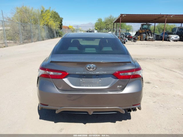 4T1B11HK9JU008119 Toyota CAMRY SE