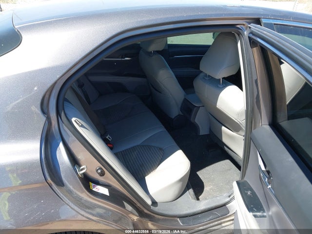 4T1B11HK9JU008119 Toyota CAMRY SE
