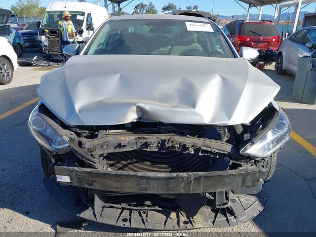 Продажа на аукционе авто 2018 Hyundai Elantra Sel, vin: 5NPD84LF5JH307377, номер лота: 44632617