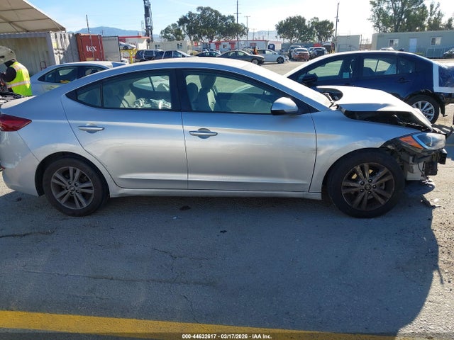 Продажа на аукционе авто 2018 Hyundai Elantra Sel, vin: 5NPD84LF5JH307377, номер лота: 44632617