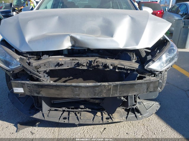 Продажа на аукционе авто 2018 Hyundai Elantra Sel, vin: 5NPD84LF5JH307377, номер лота: 44632617