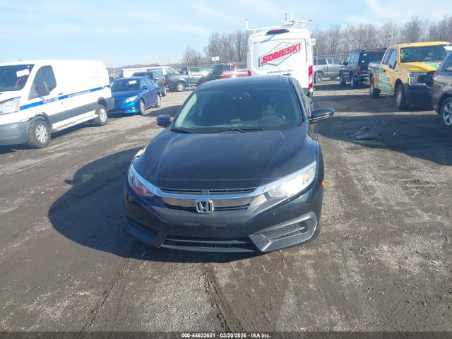 Продажа на аукционе авто 2018 Honda Civic Ex, vin: 2HGFC2F73JH563043, номер лота: 44632651