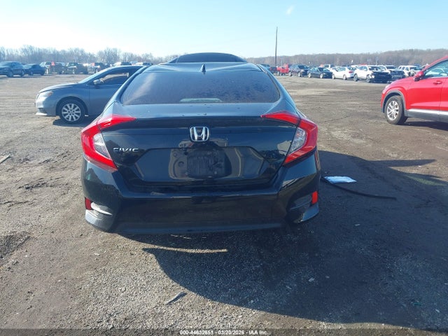 Продажа на аукционе авто 2018 Honda Civic Ex, vin: 2HGFC2F73JH563043, номер лота: 44632651