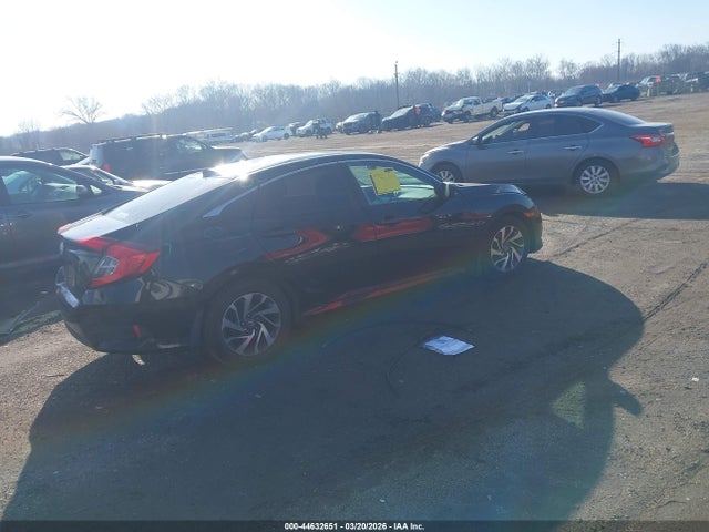 Продажа на аукционе авто 2018 Honda Civic Ex, vin: 2HGFC2F73JH563043, номер лота: 44632651