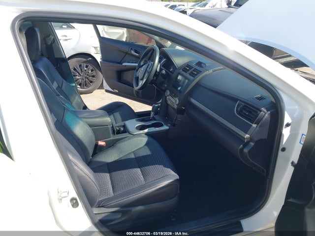 44632706 :رقم المزاد ، 4T1BF1FK5EU776254 vin ، 2014 Toyota Camry Se مزاد بيع