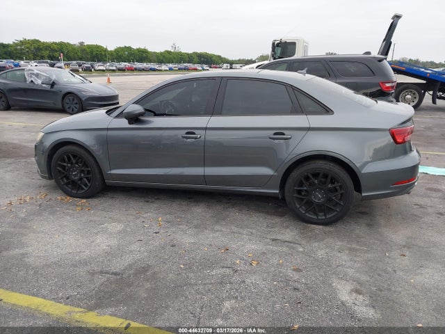44632709 :رقم المزاد ، WAUAUGFF0H1024170 vin ، 2017 Audi A3 2.0t Premium مزاد بيع