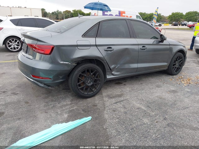 44632709 :رقم المزاد ، WAUAUGFF0H1024170 vin ، 2017 Audi A3 2.0t Premium مزاد بيع