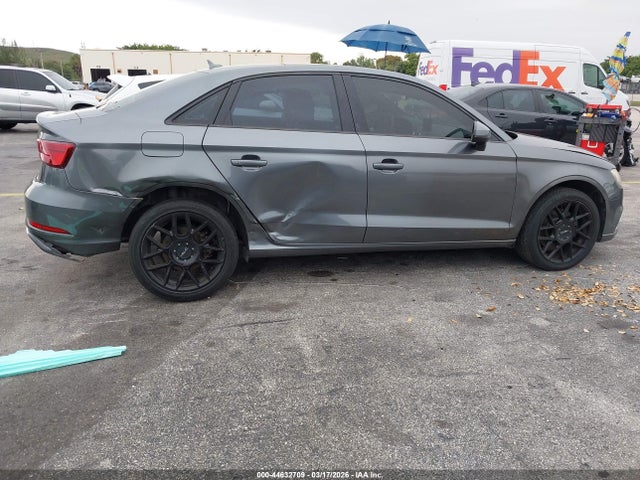 44632709 :رقم المزاد ، WAUAUGFF0H1024170 vin ، 2017 Audi A3 2.0t Premium مزاد بيع