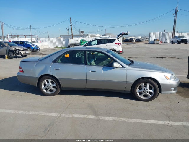 2001 Lexus Es 300 მანქანა იყიდება აუქციონზე, vin: JT8BF28G210327133, აუქციონის ნომერი: 44632738