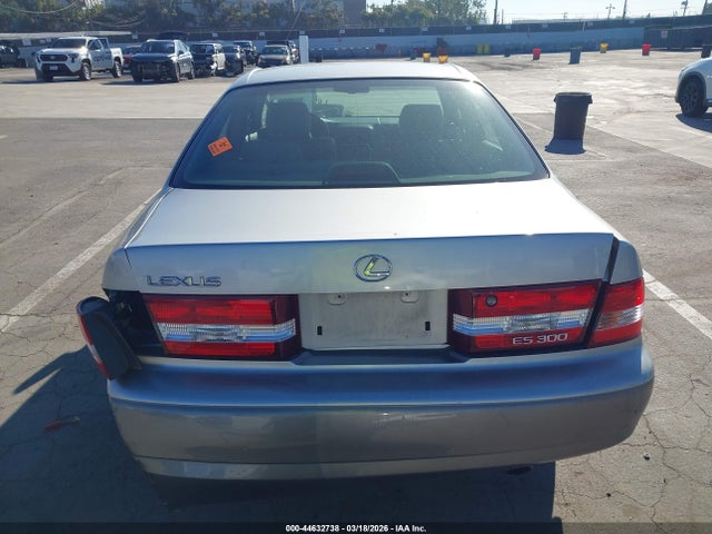 2001 Lexus Es 300 მანქანა იყიდება აუქციონზე, vin: JT8BF28G210327133, აუქციონის ნომერი: 44632738