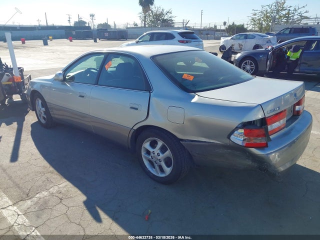 2001 LEXUS ES 300 JT8BF28G210327133 Photo 2
