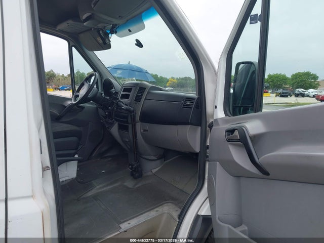 44632775 :رقم المزاد ، WD3PE8DB1FP130227 vin ، 2015 Mercedes-benz Sprinter 2500 High Roof مزاد بيع