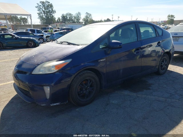 Toyota Prius Three 2014 JTDKN3DU7E0380101 Image 2