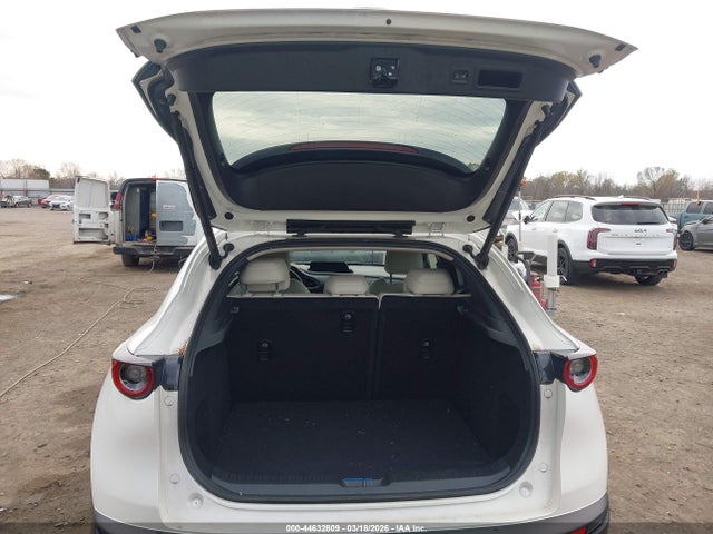 44632809 :رقم المزاد ، 3MVDMBDLXMM310714 vin ، 2021 Mazda Cx-30 Premium مزاد بيع