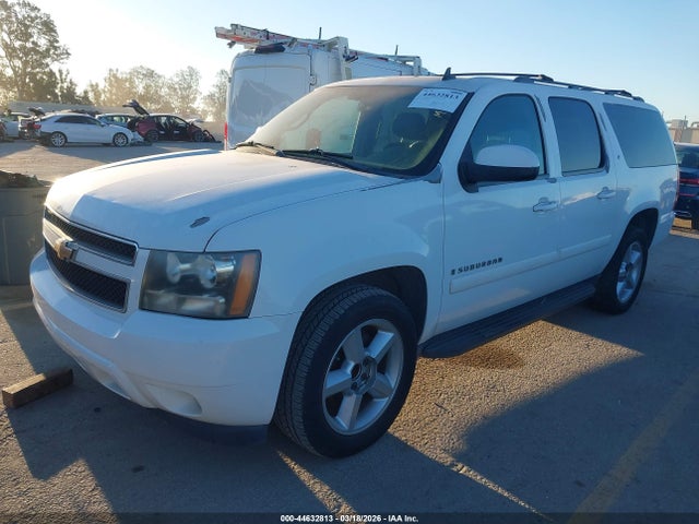 2008 CHEVROLET SUBURBAN 1500 1GNFC160X8J240782 Photo 1