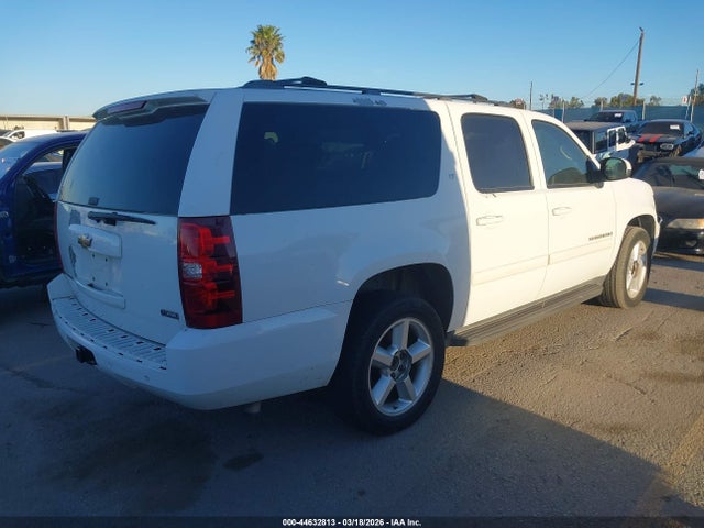 2008 CHEVROLET SUBURBAN 1500 1GNFC160X8J240782 Photo 3