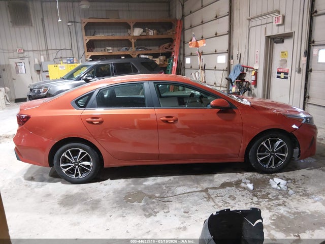2022 Kia Forte Lxs მანქანა იყიდება აუქციონზე, vin: 3KPF24AD4NE460824, აუქციონის ნომერი: 44632818