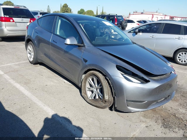 2024 Tesla Model Y Long Range Dual Motor All-wheel Drive მანქანა იყიდება აუქციონზე, vin: 7SAYGDEE3RA291117, აუქციონის ნომერი: 44632833