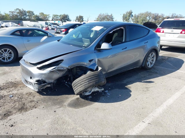 2024 Tesla Model Y Long Range Dual Motor All-wheel Drive მანქანა იყიდება აუქციონზე, vin: 7SAYGDEE3RA291117, აუქციონის ნომერი: 44632833
