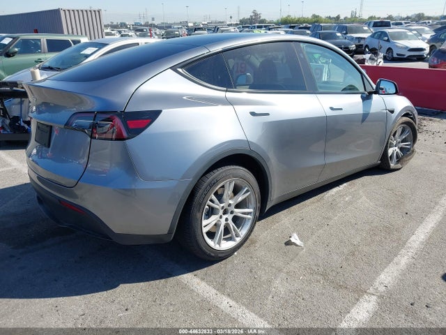 2024 Tesla Model Y Long Range Dual Motor All-wheel Drive მანქანა იყიდება აუქციონზე, vin: 7SAYGDEE3RA291117, აუქციონის ნომერი: 44632833