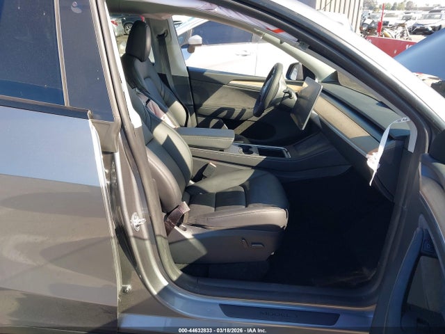 2024 Tesla Model Y Long Range Dual Motor All-wheel Drive მანქანა იყიდება აუქციონზე, vin: 7SAYGDEE3RA291117, აუქციონის ნომერი: 44632833