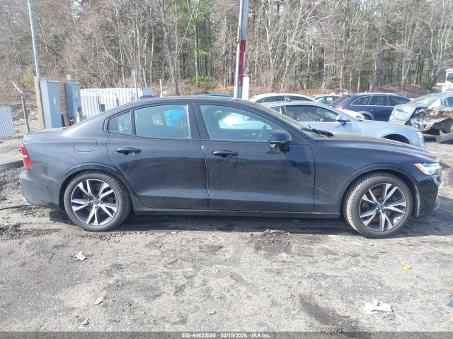 2019 Volvo S60 T6 R-design მანქანა იყიდება აუქციონზე, vin: 7JRA22TM1KG015868, აუქციონის ნომერი: 44632890