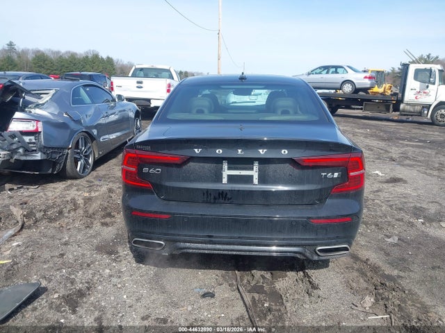 2019 Volvo S60 T6 R-design მანქანა იყიდება აუქციონზე, vin: 7JRA22TM1KG015868, აუქციონის ნომერი: 44632890
