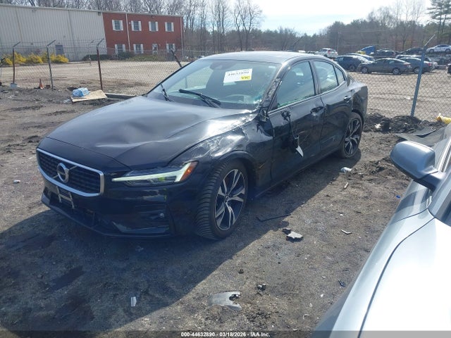 2019 Volvo S60 T6 R-design მანქანა იყიდება აუქციონზე, vin: 7JRA22TM1KG015868, აუქციონის ნომერი: 44632890