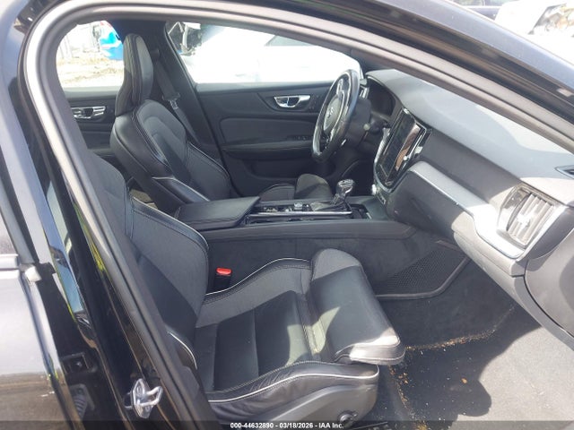 2019 Volvo S60 T6 R-design მანქანა იყიდება აუქციონზე, vin: 7JRA22TM1KG015868, აუქციონის ნომერი: 44632890