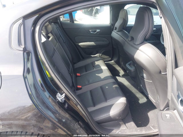 2019 Volvo S60 T6 R-design მანქანა იყიდება აუქციონზე, vin: 7JRA22TM1KG015868, აუქციონის ნომერი: 44632890