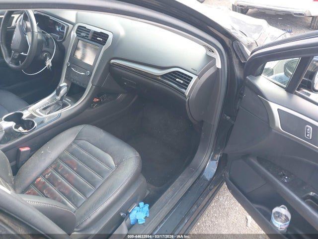 3FA6P0HD9FR176038 Ford FUSION SE