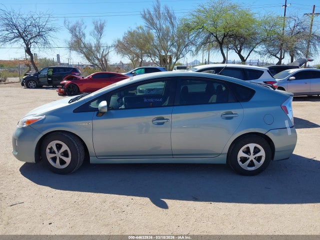 Toyota Prius Two 2014 JTDKN3DU9E1746747 Image 14
