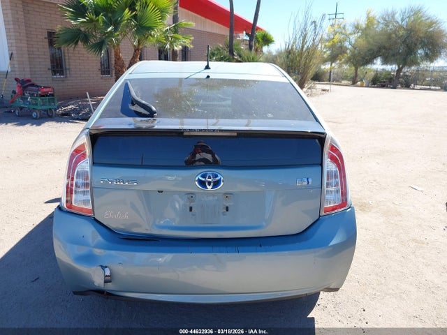 Toyota Prius Two 2014 JTDKN3DU9E1746747 Image 16