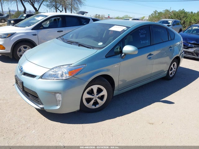 Toyota Prius Two 2014 JTDKN3DU9E1746747 Image 2