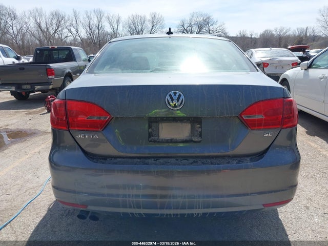 2014 Volkswagen Jetta 1.8t Se მანქანა იყიდება აუქციონზე, vin: 3VWD17AJ7EM238850, აუქციონის ნომერი: 44632974