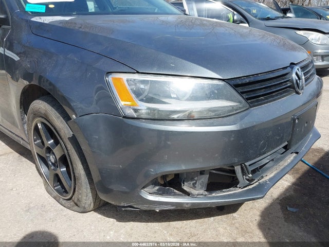 2014 Volkswagen Jetta 1.8t Se მანქანა იყიდება აუქციონზე, vin: 3VWD17AJ7EM238850, აუქციონის ნომერი: 44632974
